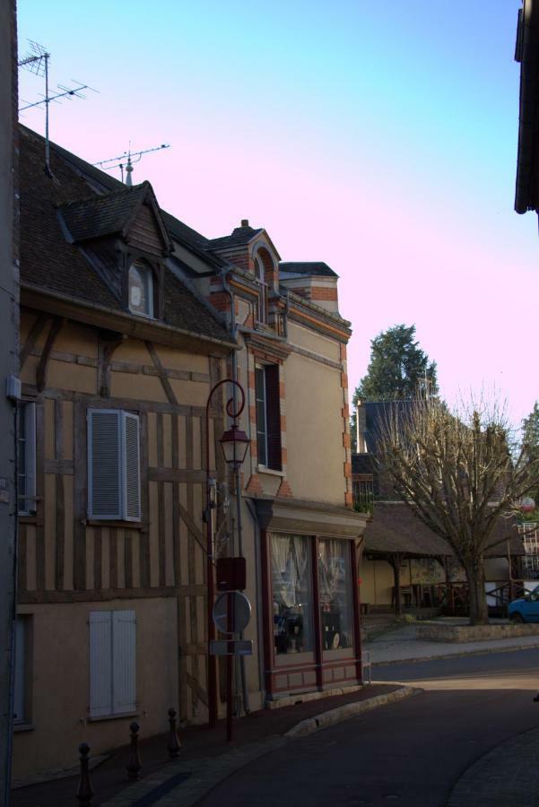 Gite "La Mesangerie" Villa Chateau-Renard Bagian luar foto